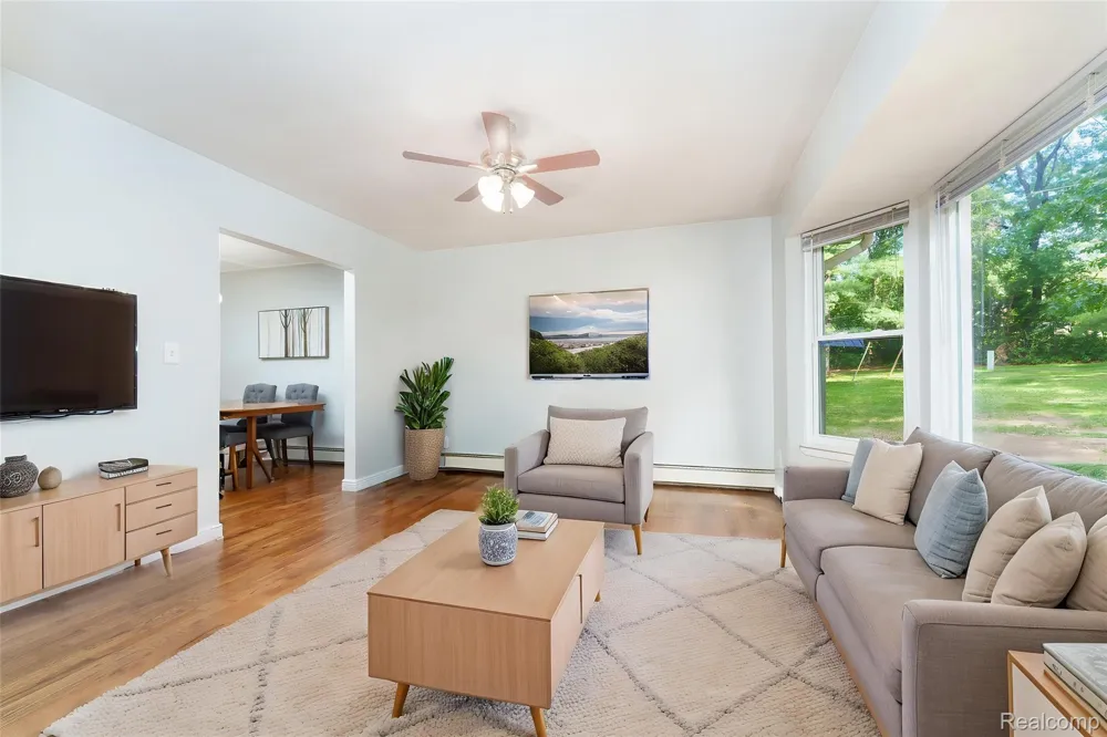 423 Sunset White Lake Charter Township, MI 48383