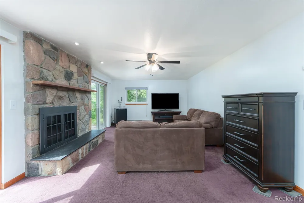 423 Sunset White Lake Charter Township, MI 48383