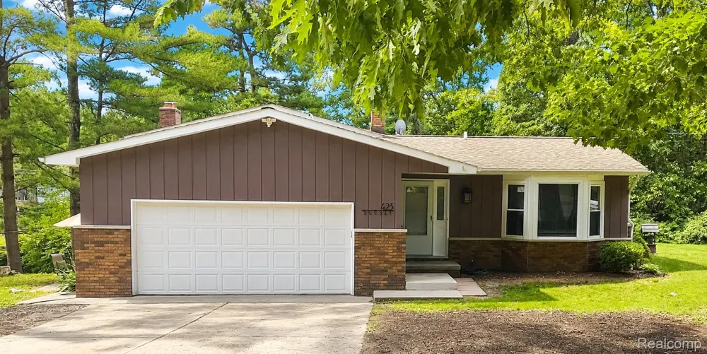 423 Sunset White Lake Charter Township, MI 48383
