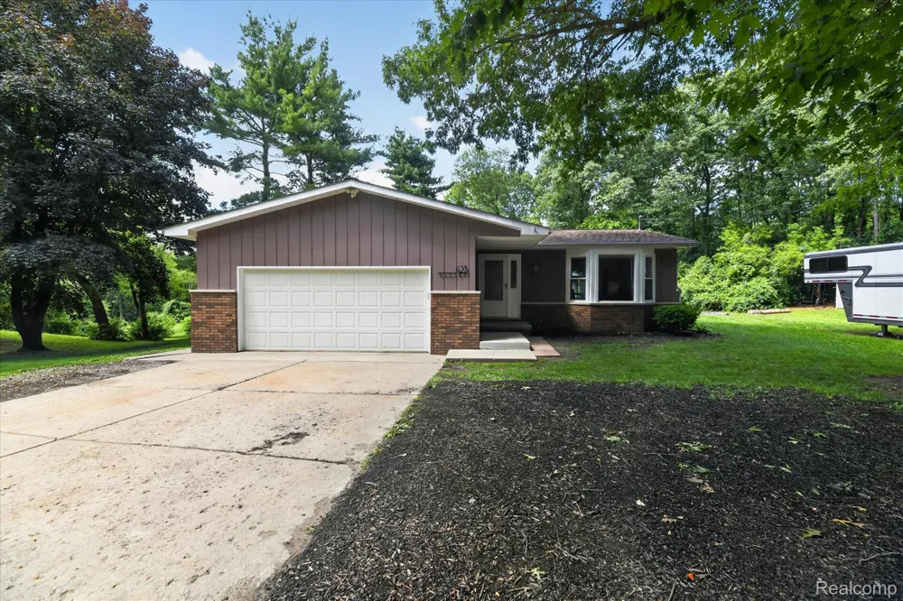 423 Sunset White Lake Charter Township, MI 48383