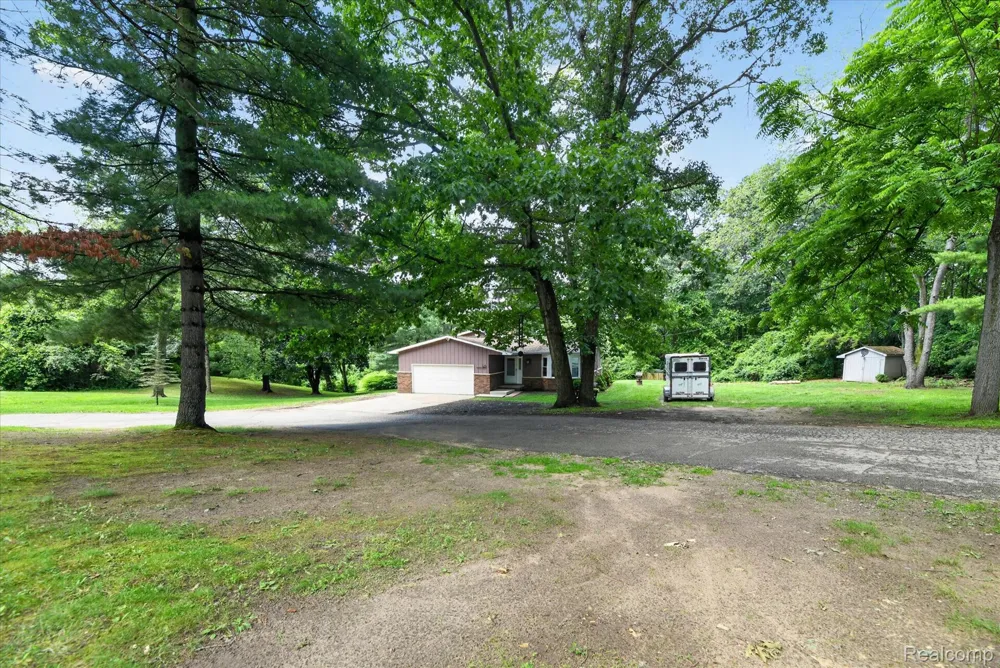 423 Sunset White Lake Charter Township, MI 48383