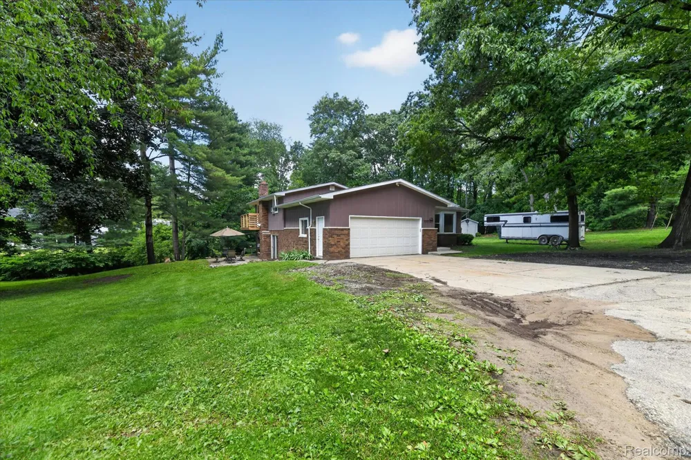 423 Sunset White Lake Charter Township, MI 48383