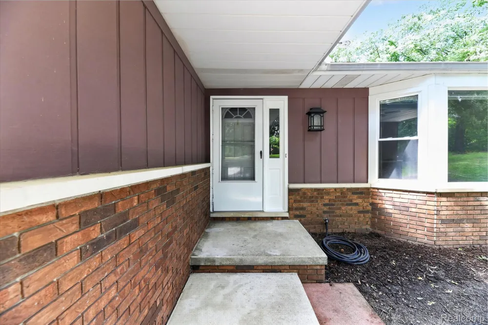 423 Sunset White Lake Charter Township, MI 48383