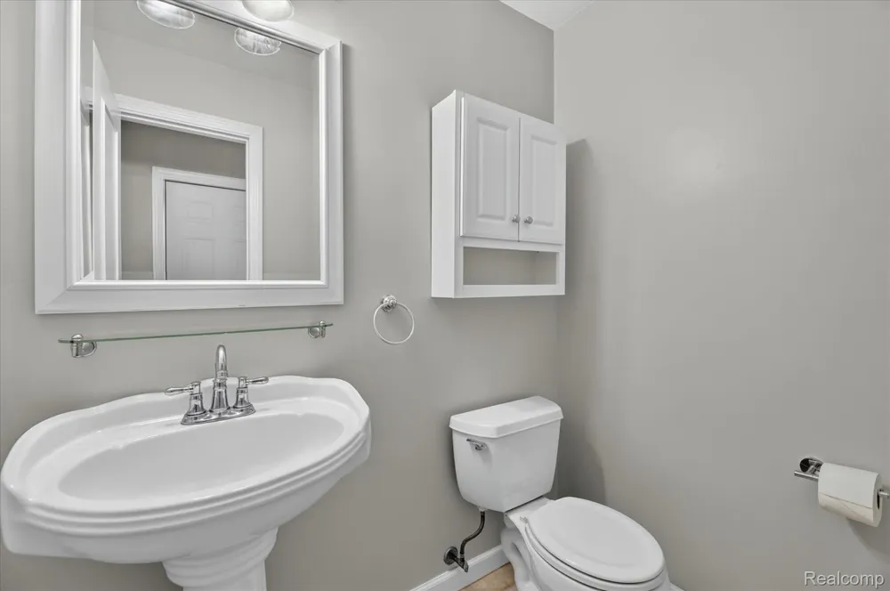 423 Sunset White Lake Charter Township, MI 48383