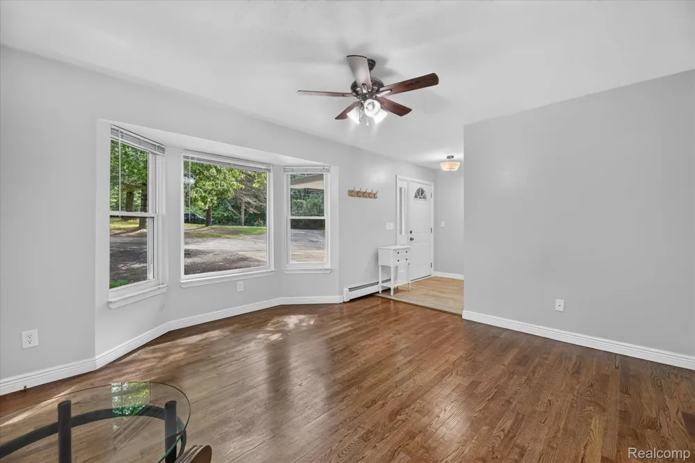 423 Sunset White Lake Charter Township, MI 48383