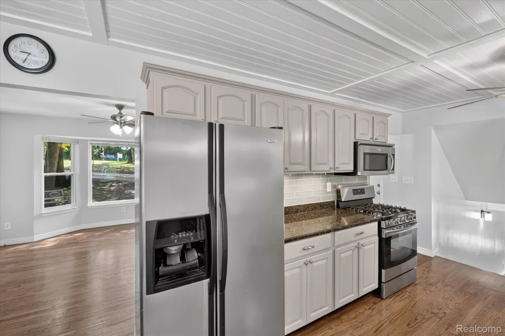 423 Sunset White Lake Charter Township, MI 48383