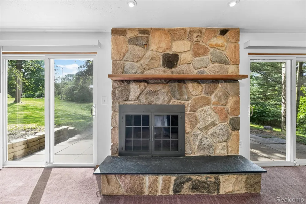 423 Sunset White Lake Charter Township, MI 48383
