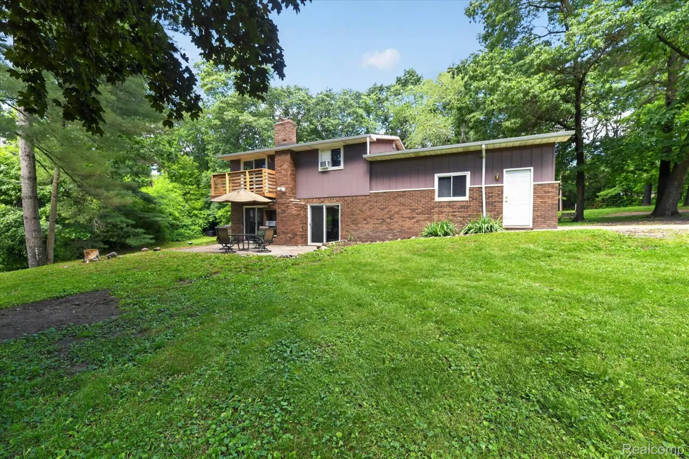 423 Sunset White Lake Charter Township, MI 48383