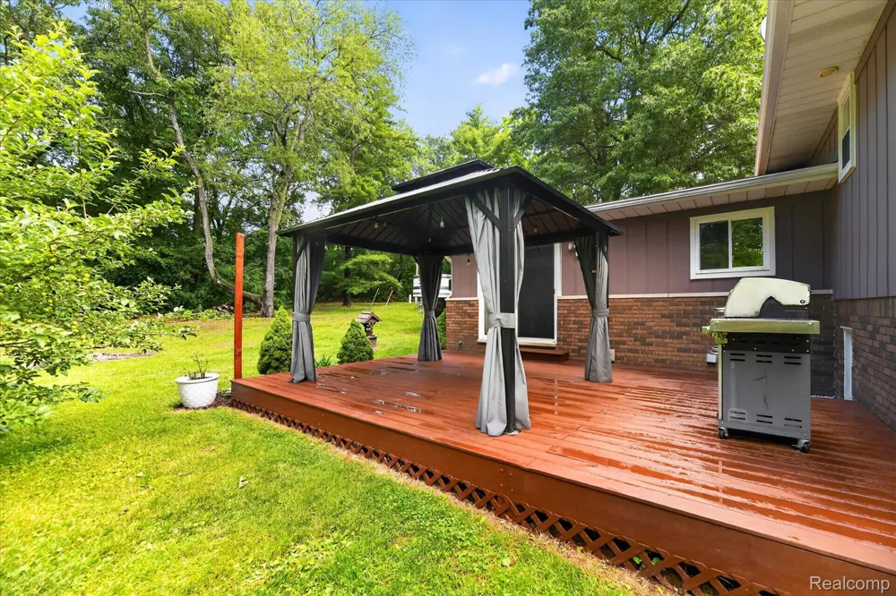 423 Sunset White Lake Charter Township, MI 48383