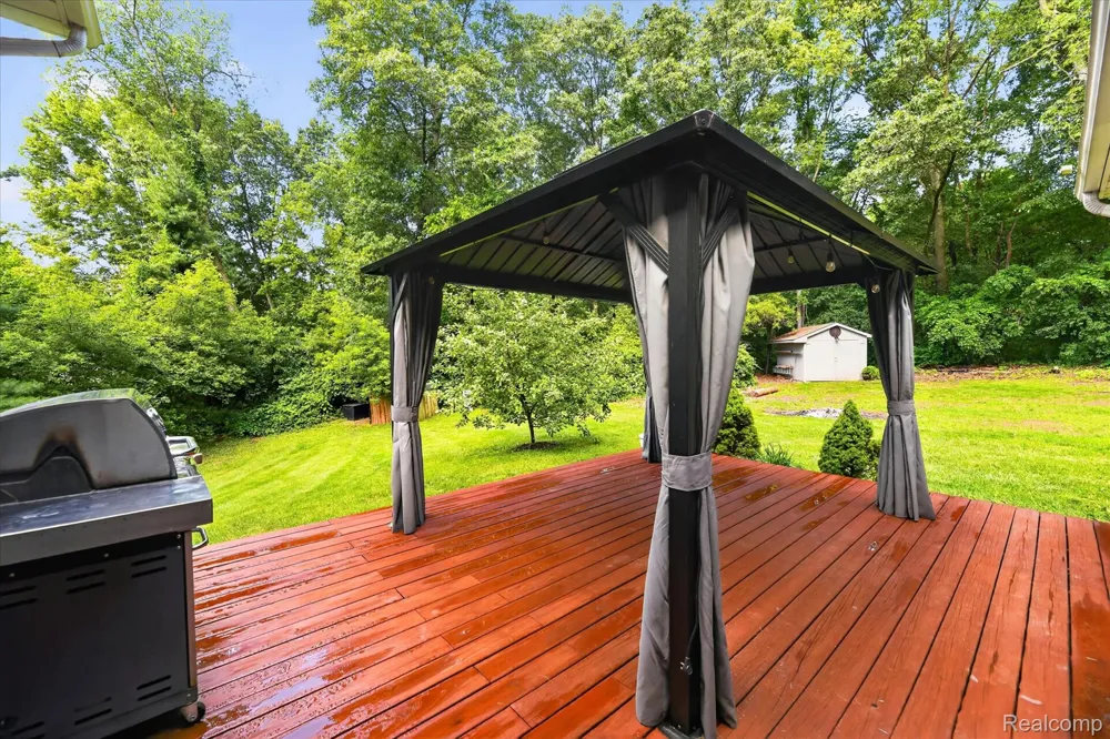 423 Sunset White Lake Charter Township, MI 48383