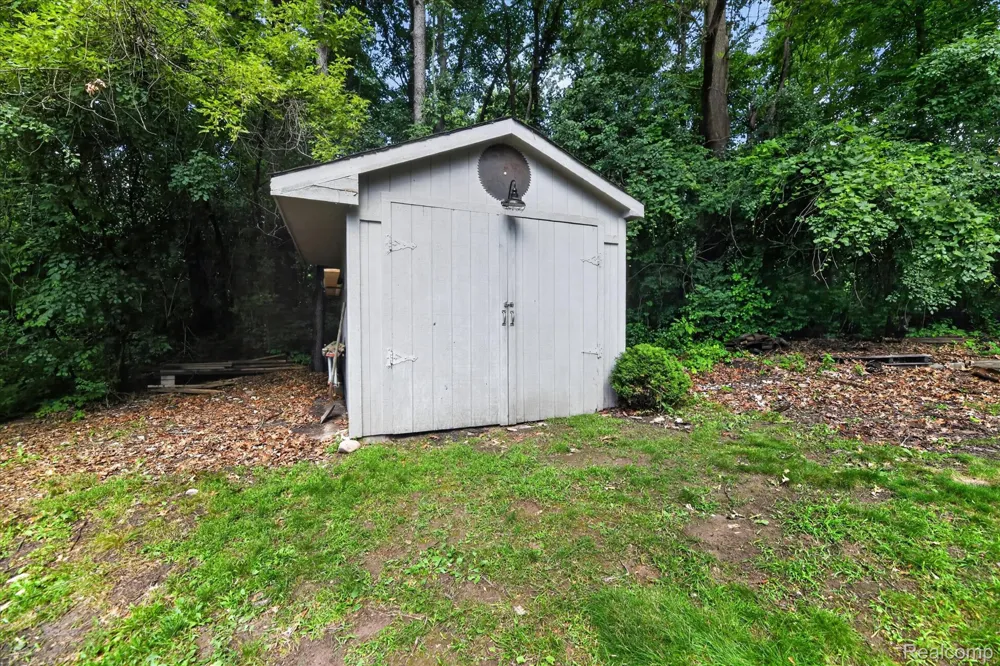 423 Sunset White Lake Charter Township, MI 48383