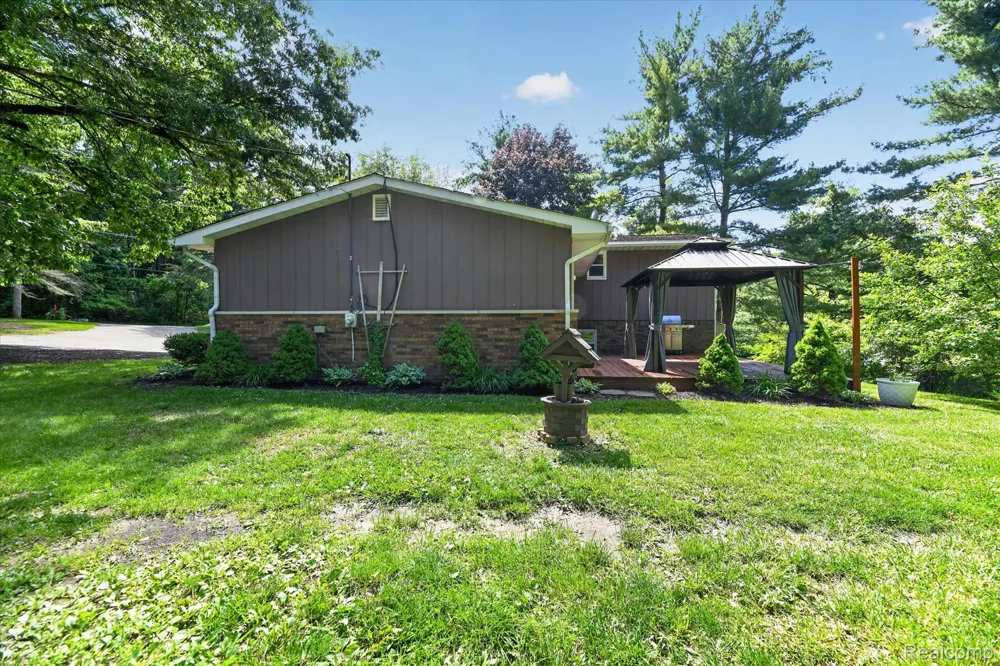 423 Sunset White Lake Charter Township, MI 48383