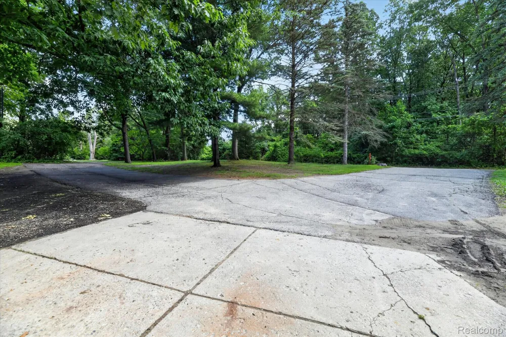 423 Sunset White Lake Charter Township, MI 48383