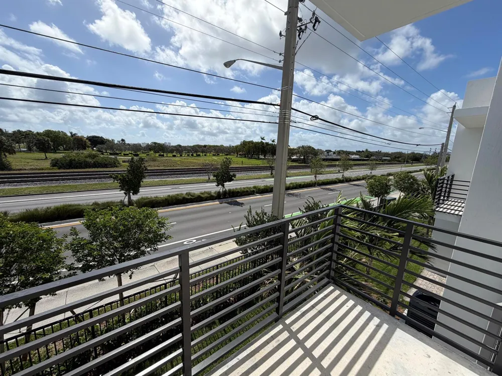 1546 NW 1st Avenue Pompano Beach, FL 33060