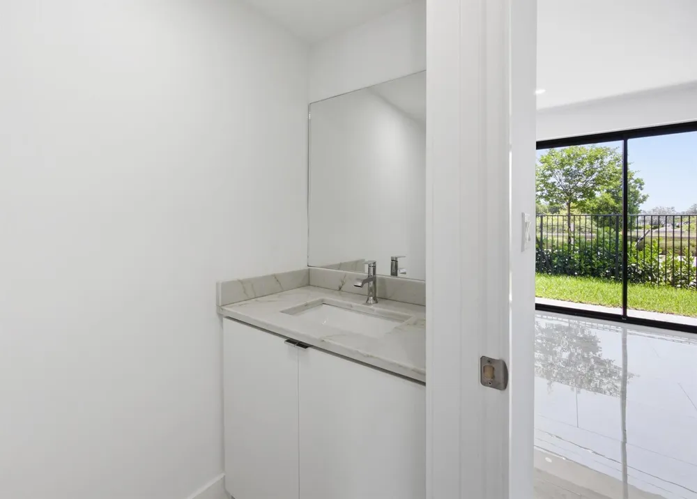 1546 NW 1st Avenue Pompano Beach, FL 33060
