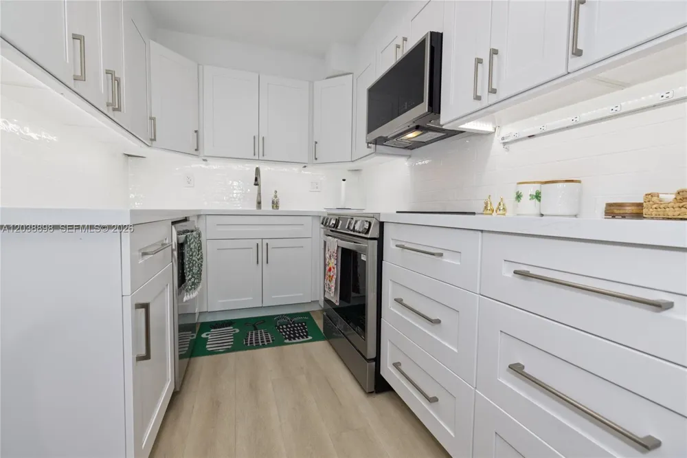 5838 SW 74th Ter #317 South Miami, FL 33143