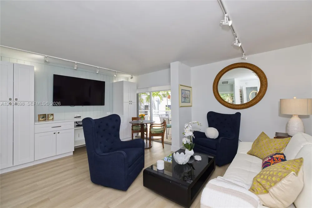 5838 SW 74th Ter #317 South Miami, FL 33143