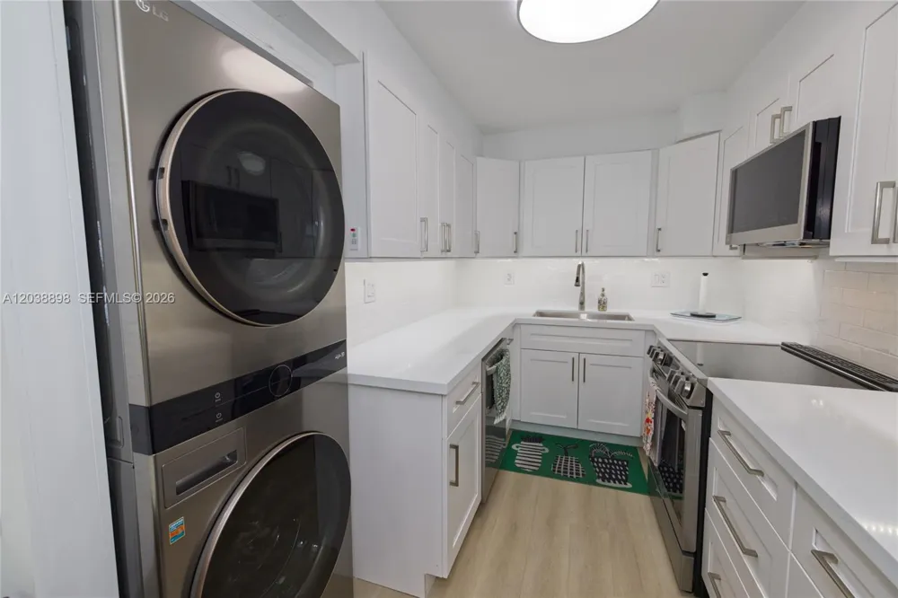 5838 SW 74th Ter #317 South Miami, FL 33143
