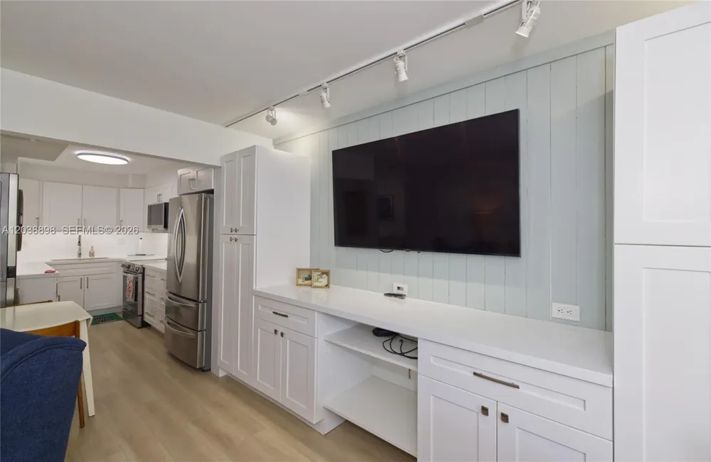 5838 SW 74th Ter #317 South Miami, FL 33143