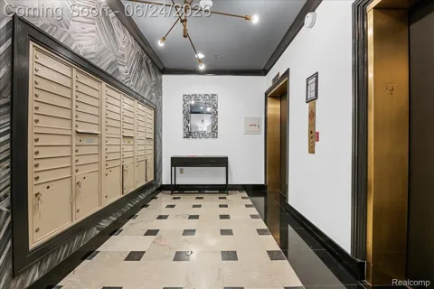 525 W LAFAYETTE BOULEVARD #13E