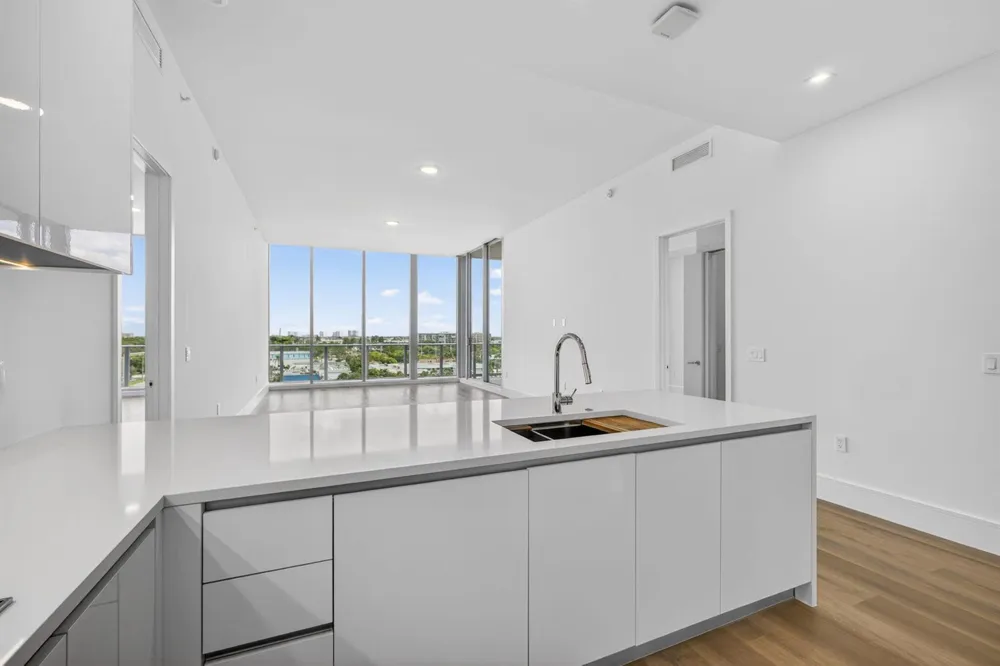 220 Lake Shore Drive #617 Lake Park, FL 33403