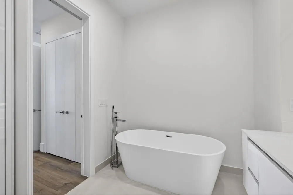 220 Lake Shore Drive #617 Lake Park, FL 33403