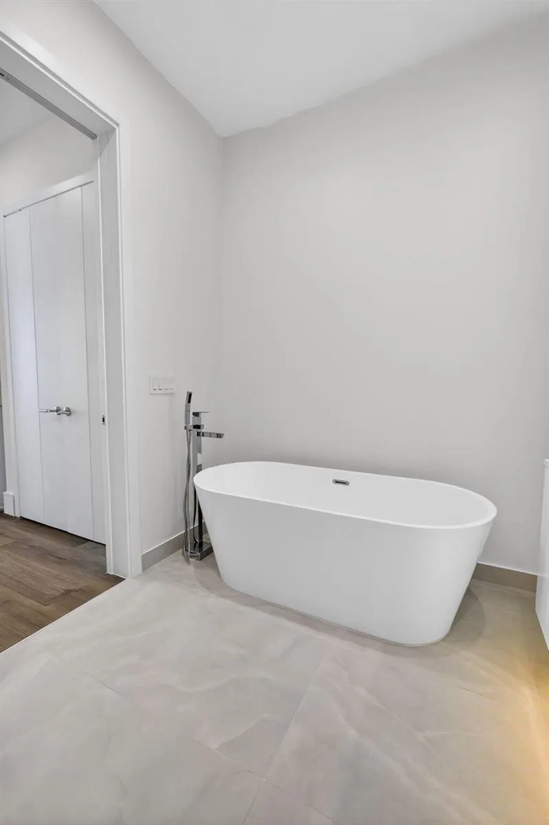 220 Lake Shore Drive #617 Lake Park, FL 33403