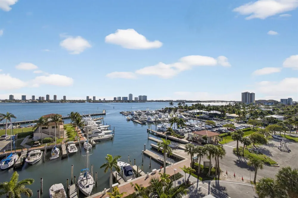 220 Lake Shore Drive #617 Lake Park, FL 33403