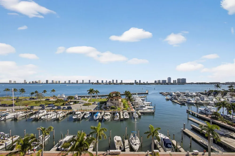220 Lake Shore Drive #617 Lake Park, FL 33403