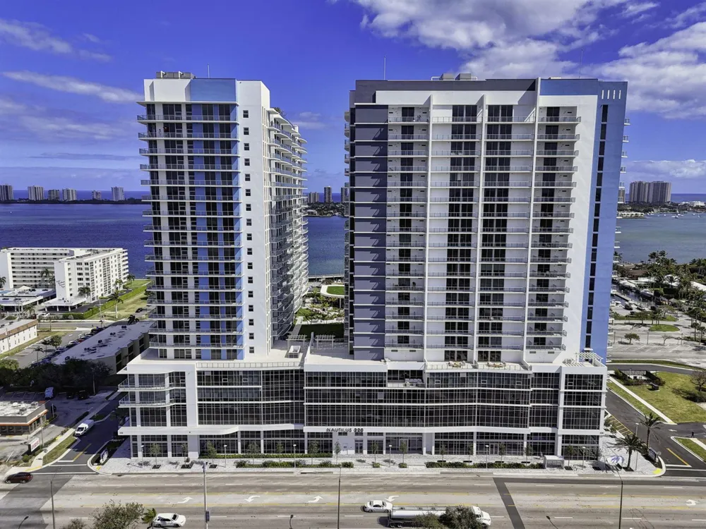220 Lake Shore Drive #617 Lake Park, FL 33403