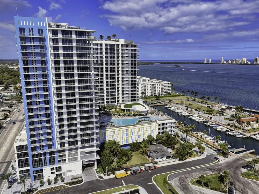 220 Lake Shore Drive #617 Lake Park, FL 33403