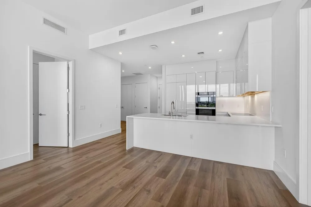 220 Lake Shore Drive #617 Lake Park, FL 33403