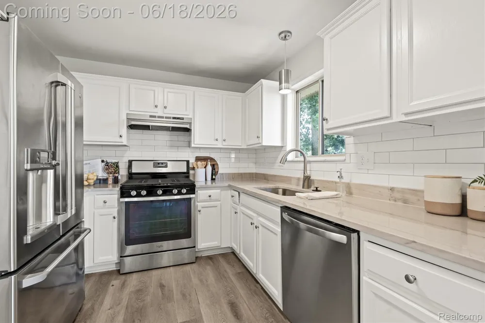 13416 McGuire Street Taylor City, MI 48180