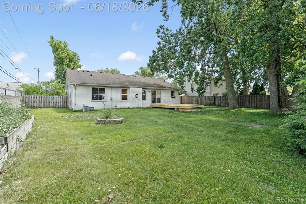 13416 McGuire Street Taylor City, MI 48180