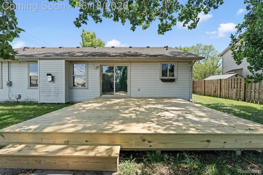 13416 McGuire Street Taylor City, MI 48180