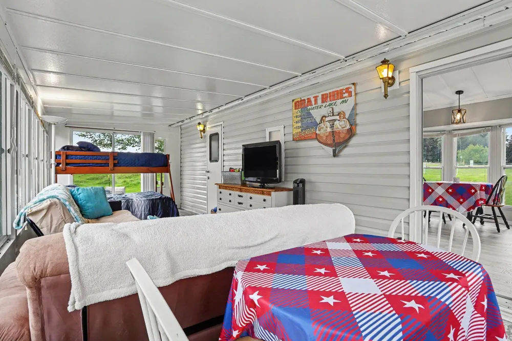 731 Bayside Lane Kinderhook Township, MI 49036