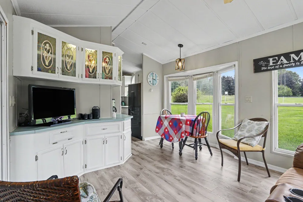 731 Bayside Lane Kinderhook Township, MI 49036