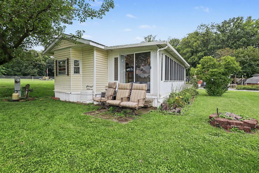 731 Bayside Lane Kinderhook Township, MI 49036