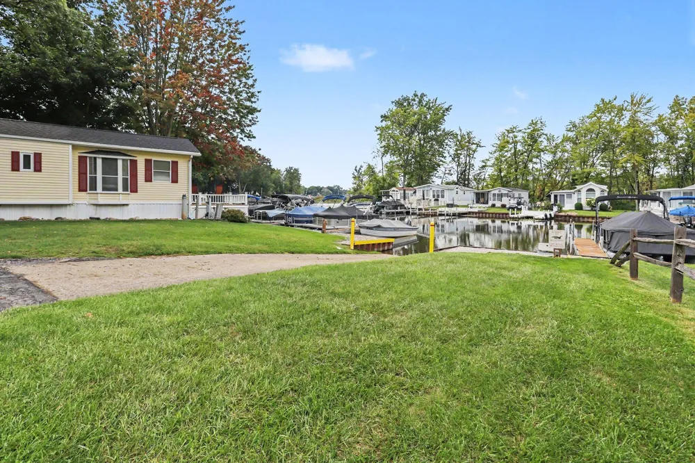 731 Bayside Lane Kinderhook Township, MI 49036
