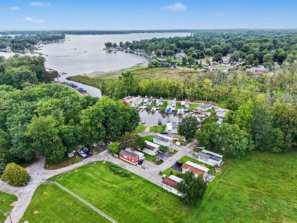 731 Bayside Lane Kinderhook Township, MI 49036