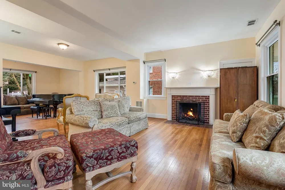 4604 NOTTINGHAM DRIVE Chevy Chase, MD 20815