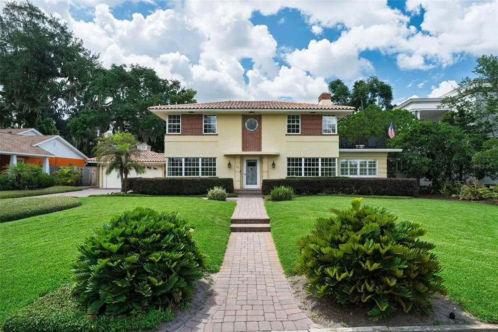 830 LAKE DAVIS DRIVE Orlando, FL 32806