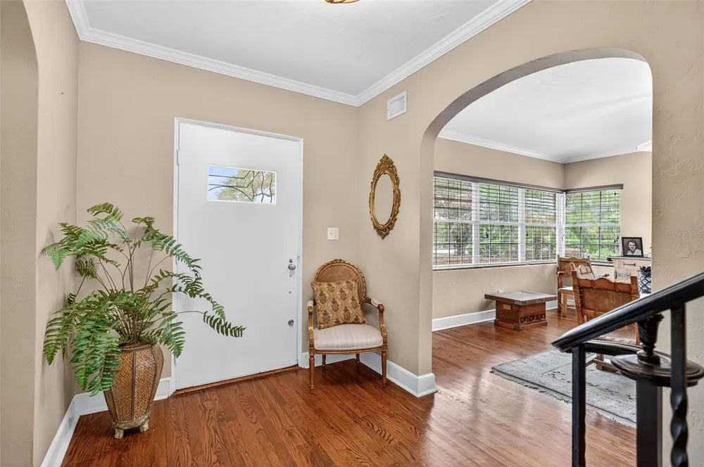 830 LAKE DAVIS DRIVE Orlando, FL 32806