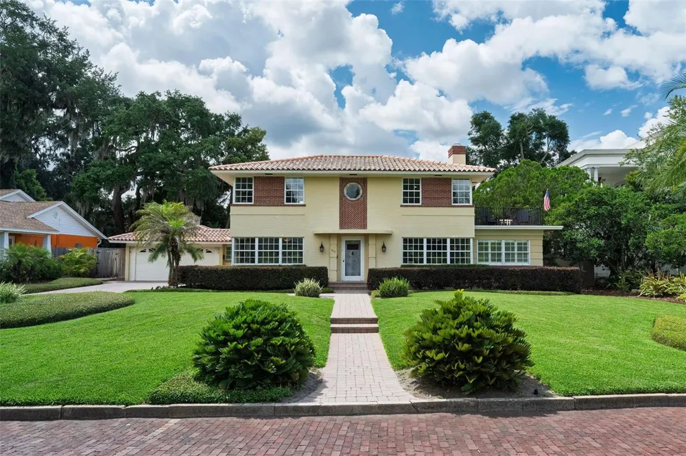 830 LAKE DAVIS DRIVE Orlando, FL 32806