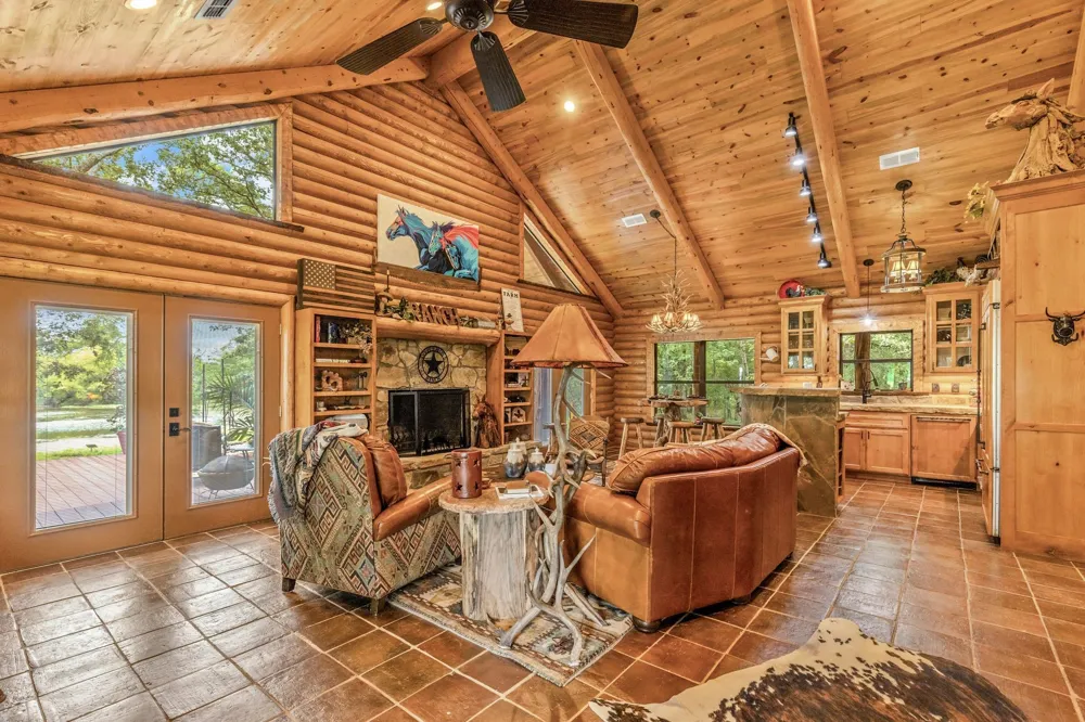 609 County Road 2421 Como, TX 75431