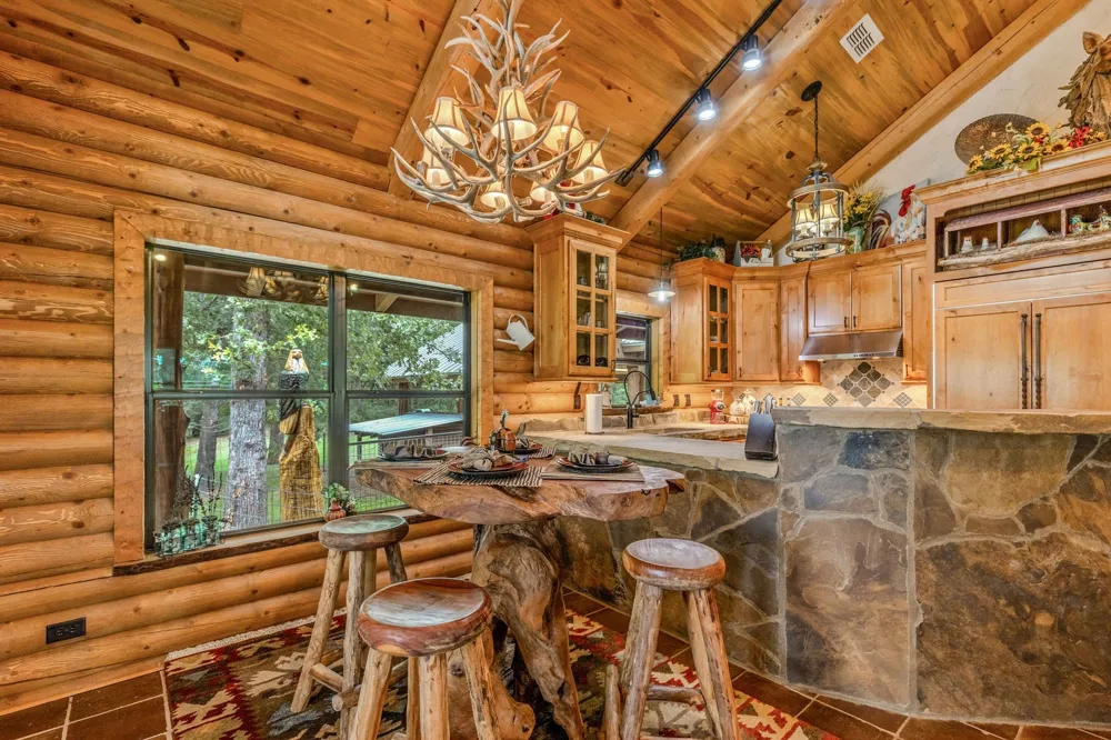 609 County Road 2421 Como, TX 75431