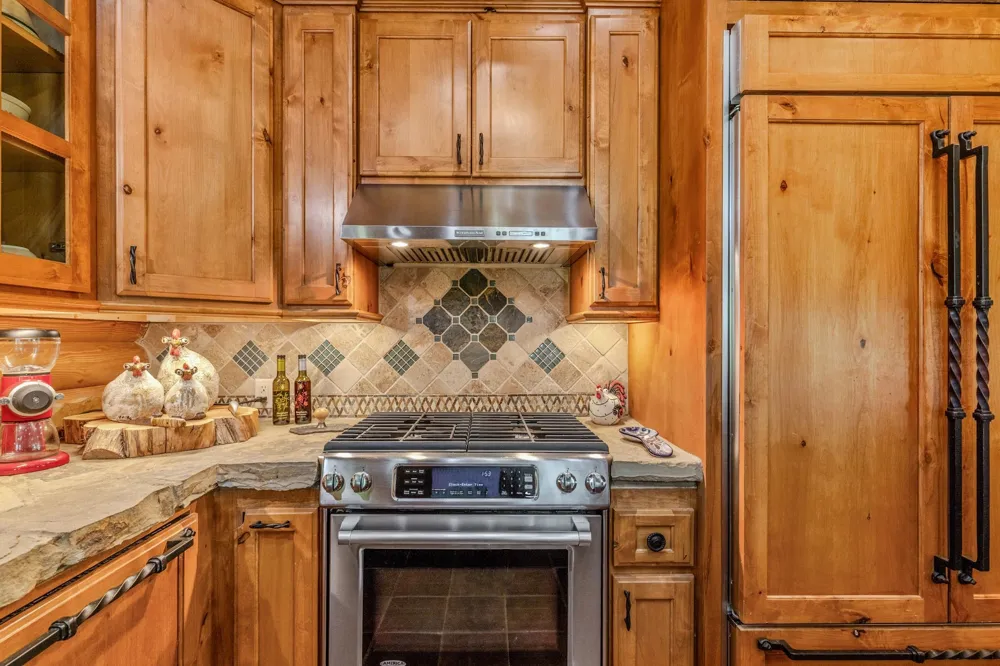 609 County Road 2421 Como, TX 75431