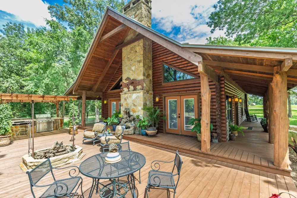 609 County Road 2421 Como, TX 75431