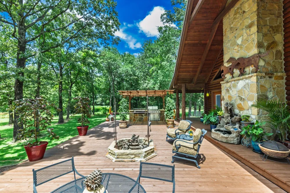 609 County Road 2421 Como, TX 75431