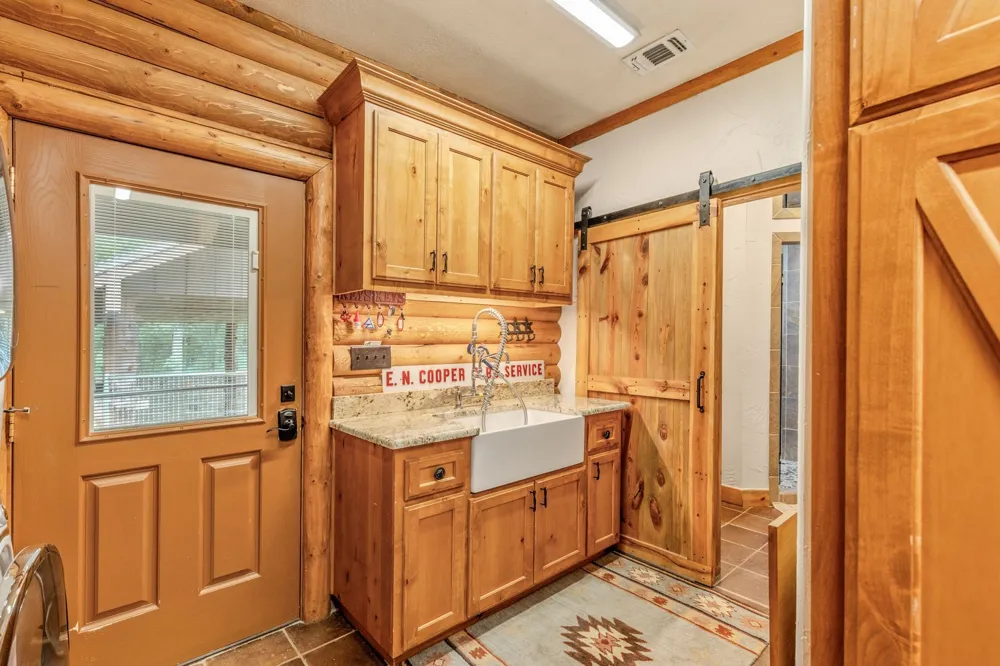 609 County Road 2421 Como, TX 75431